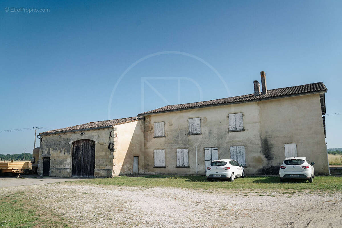 Maison à SAINT-EMILION