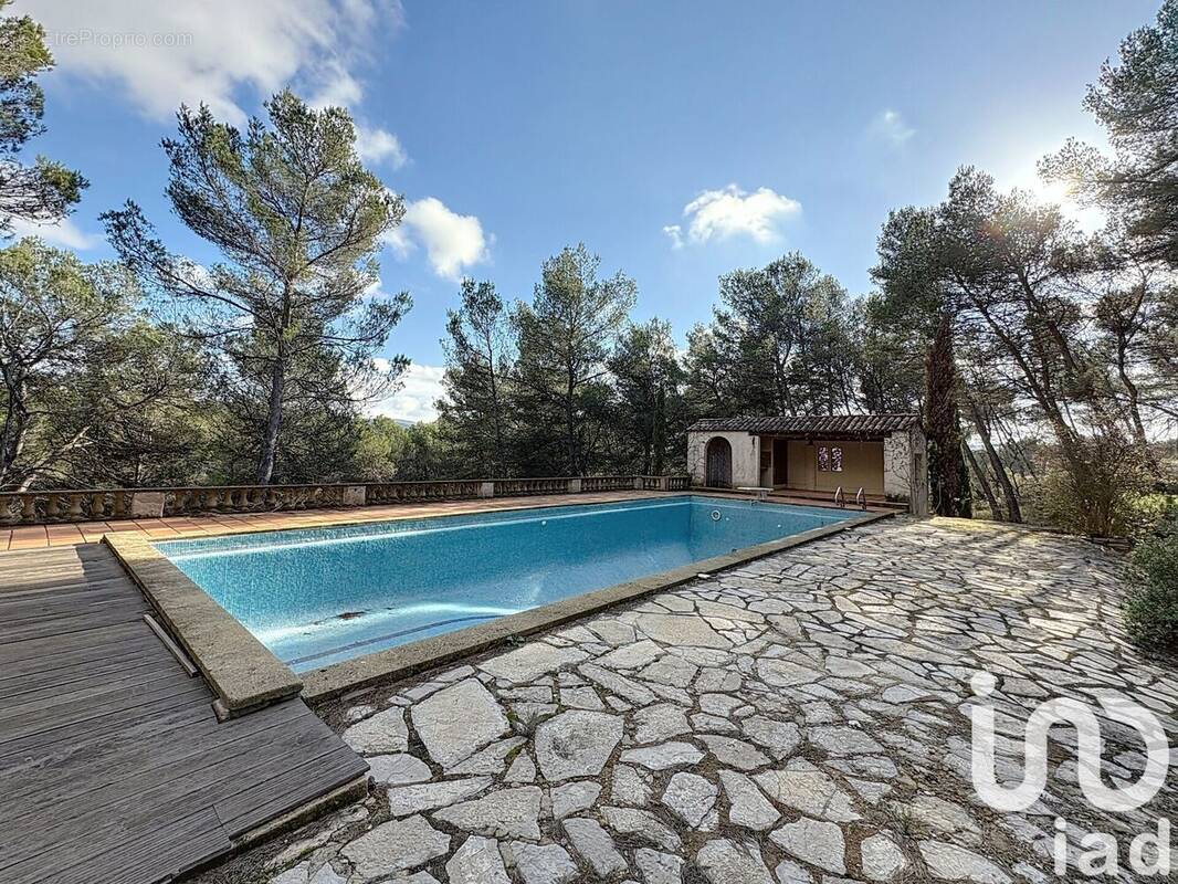 Photo 1 - Maison à ROGNES