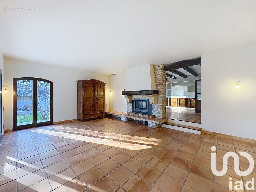 Photo 2 - Maison à ROGNES