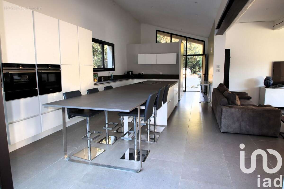 Photo 2 - Maison à SAINT-MATHIEU-DE-TREVIERS