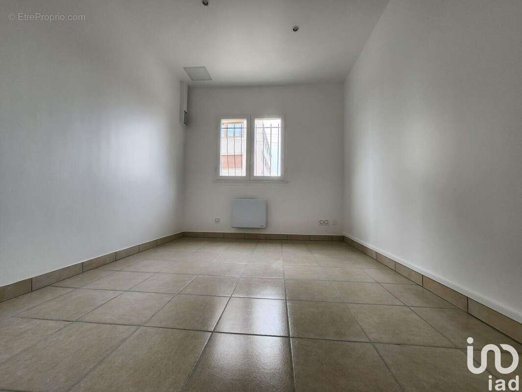 Photo 3 - Commerce à CONFLANS-SAINTE-HONORINE