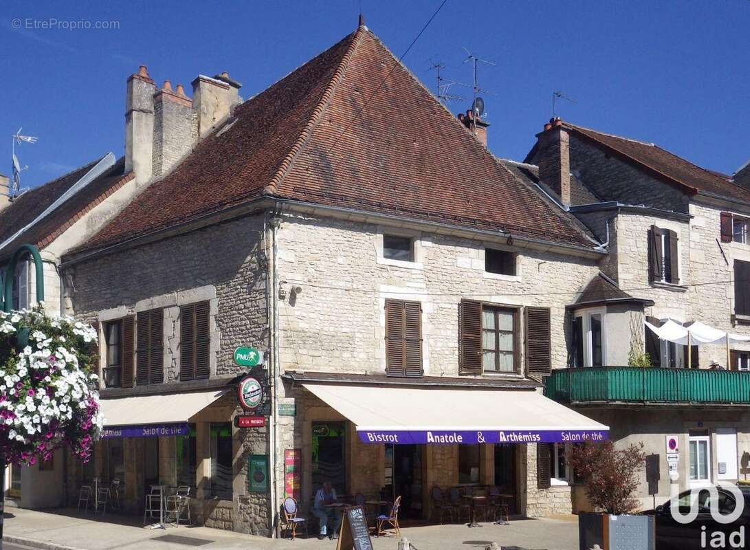 Photo 2 - Commerce à MONTBARD