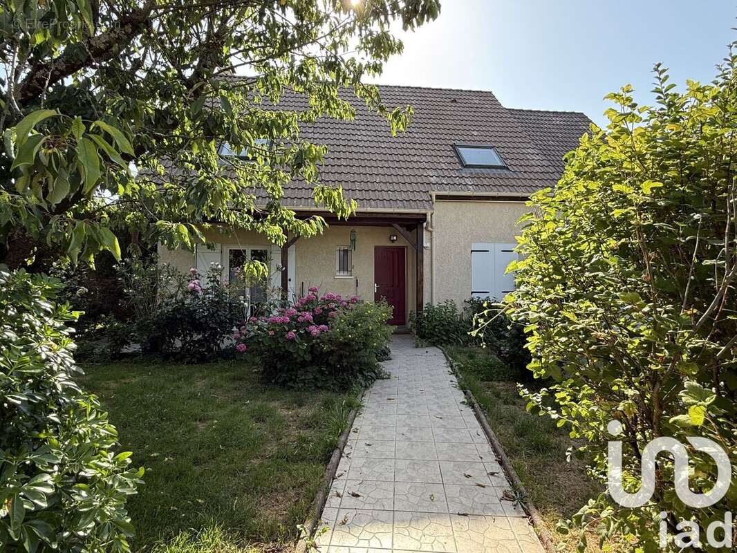 Photo 2 - Maison à CRECY-LA-CHAPELLE