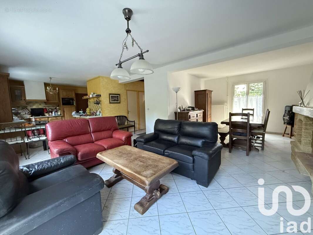 Photo 3 - Maison à CRECY-LA-CHAPELLE