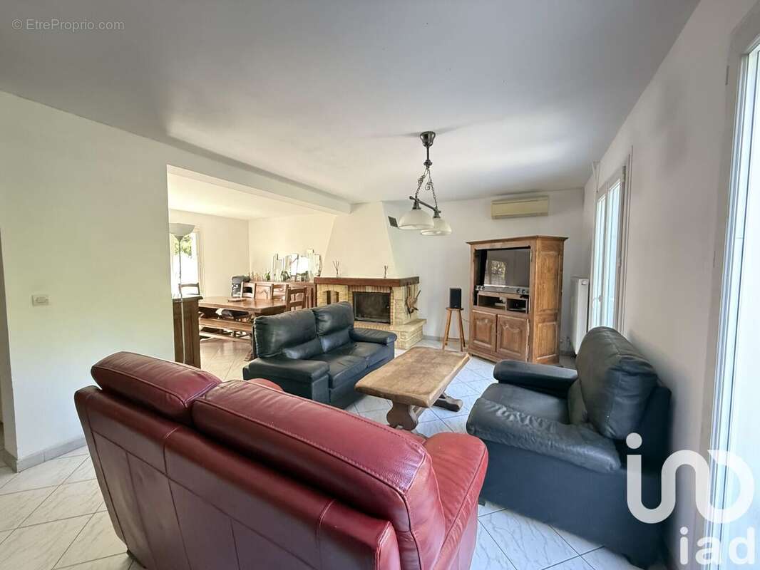 Photo 4 - Maison à CRECY-LA-CHAPELLE