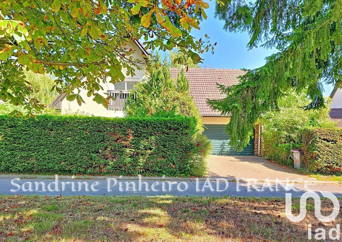 Photo 2 - Maison à BURES-SUR-YVETTE