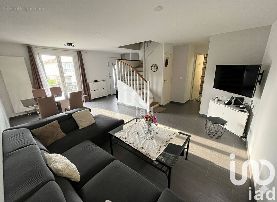 Photo 1 - Maison à SAVIGNY-SUR-ORGE