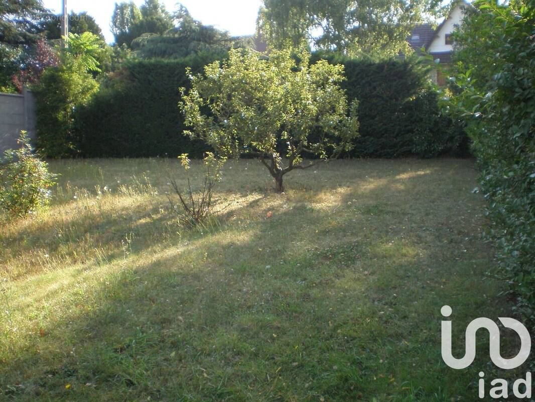 Photo 1 - Terrain à SAINTRY-SUR-SEINE
