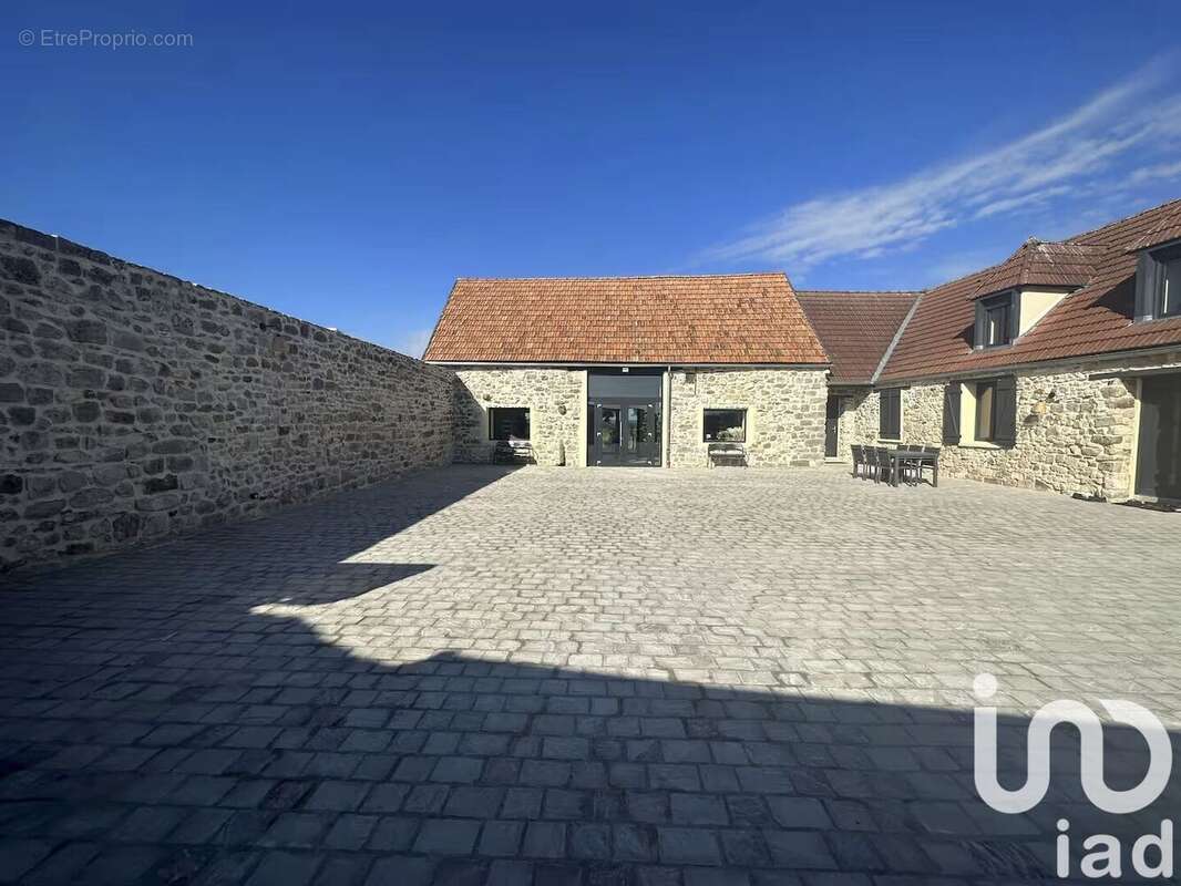 Photo 2 - Maison à SAINT-REMY-BLANZY