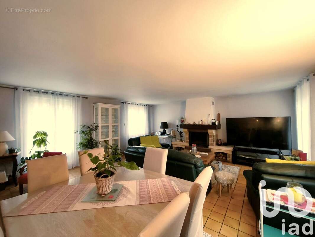 Photo 3 - Maison à SAINTE-GEMME-MORONVAL