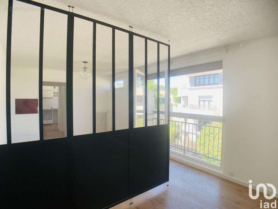 Photo 2 - Appartement à SURESNES