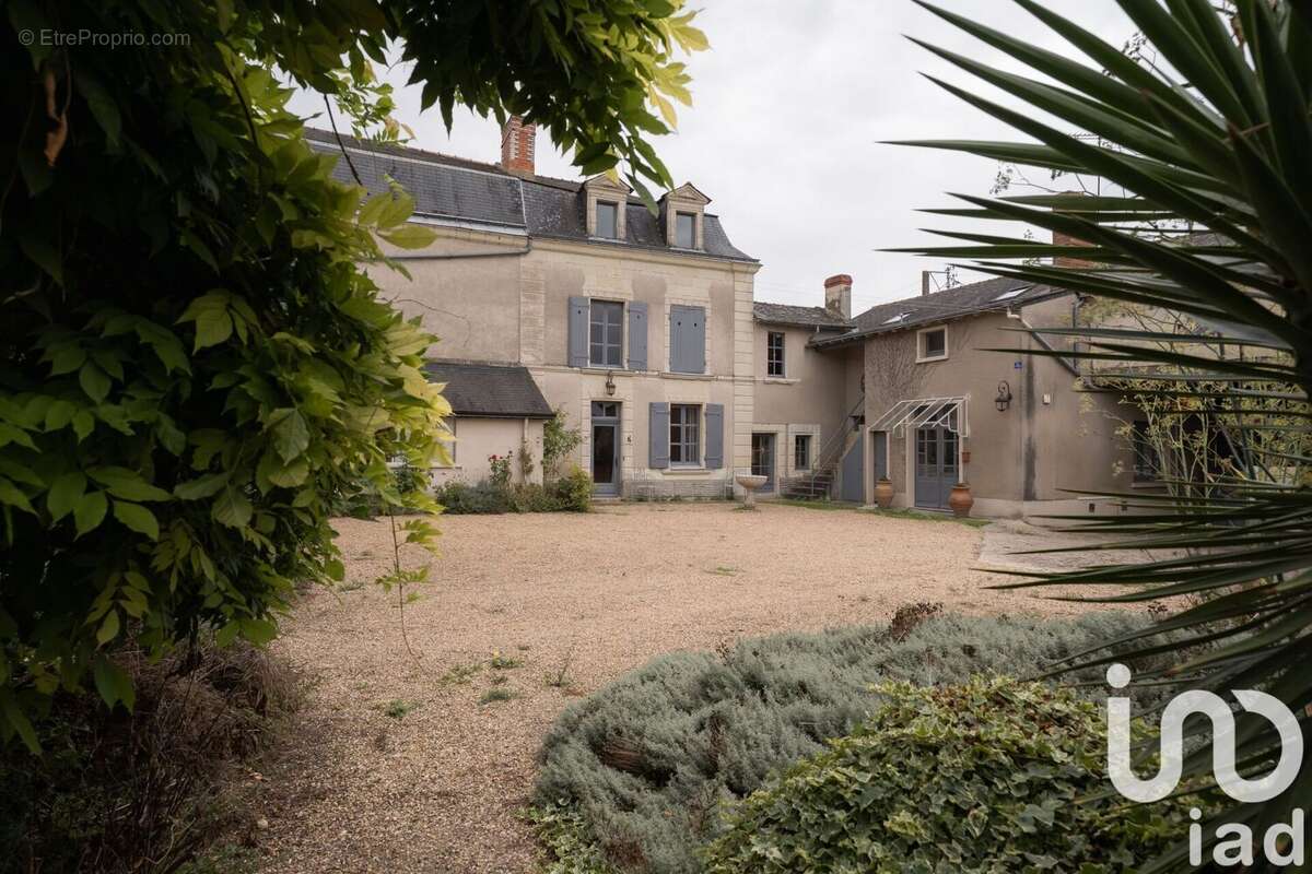 Photo 2 - Maison à LE PUY-NOTRE-DAME
