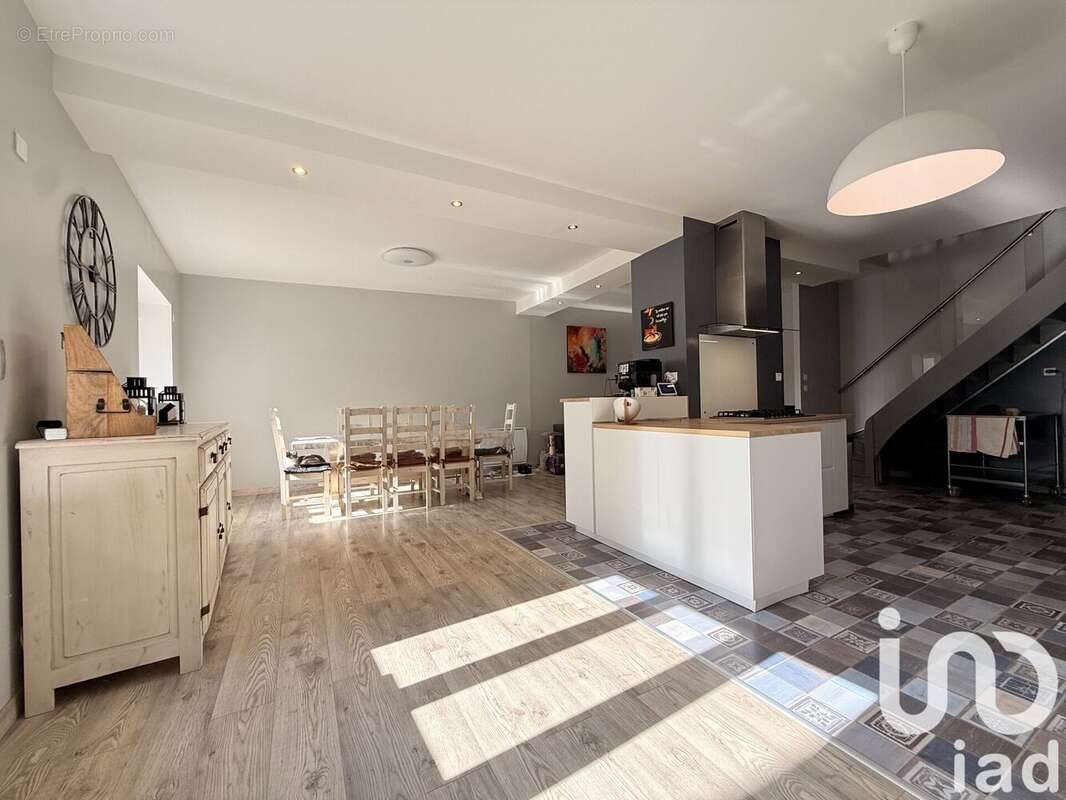 Photo 2 - Maison à NEUVILLE-SUR-AIN