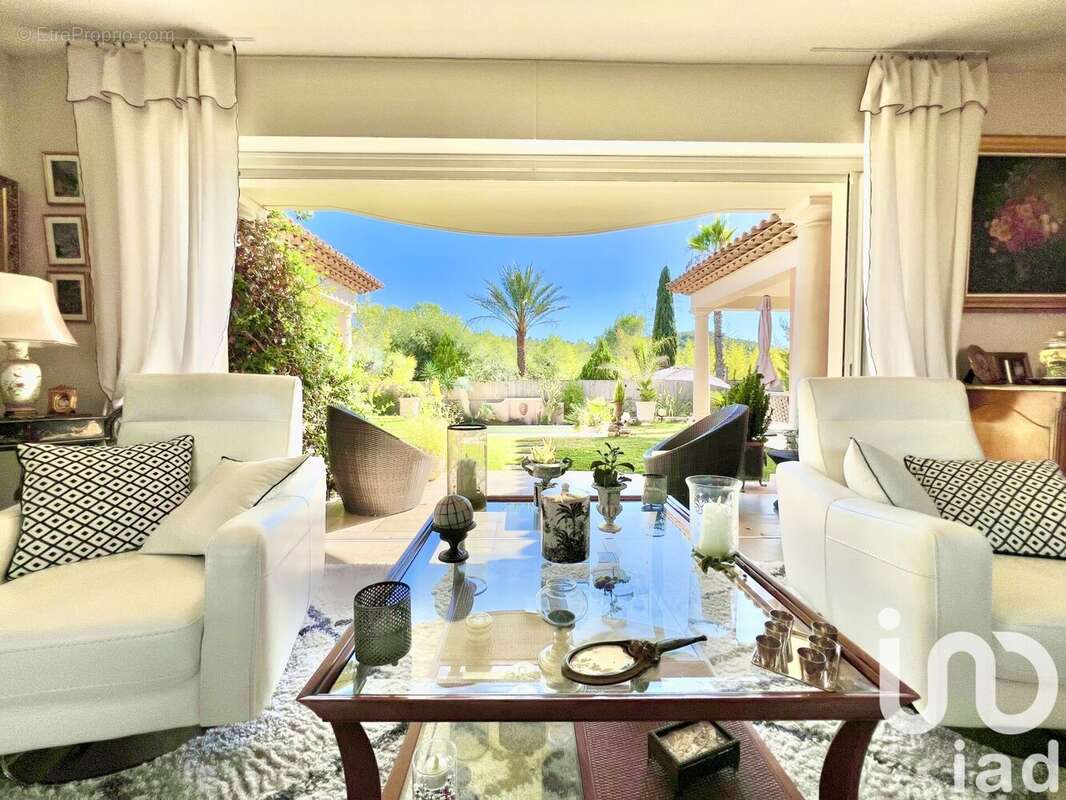 Photo 3 - Maison à SAINT-RAPHAEL