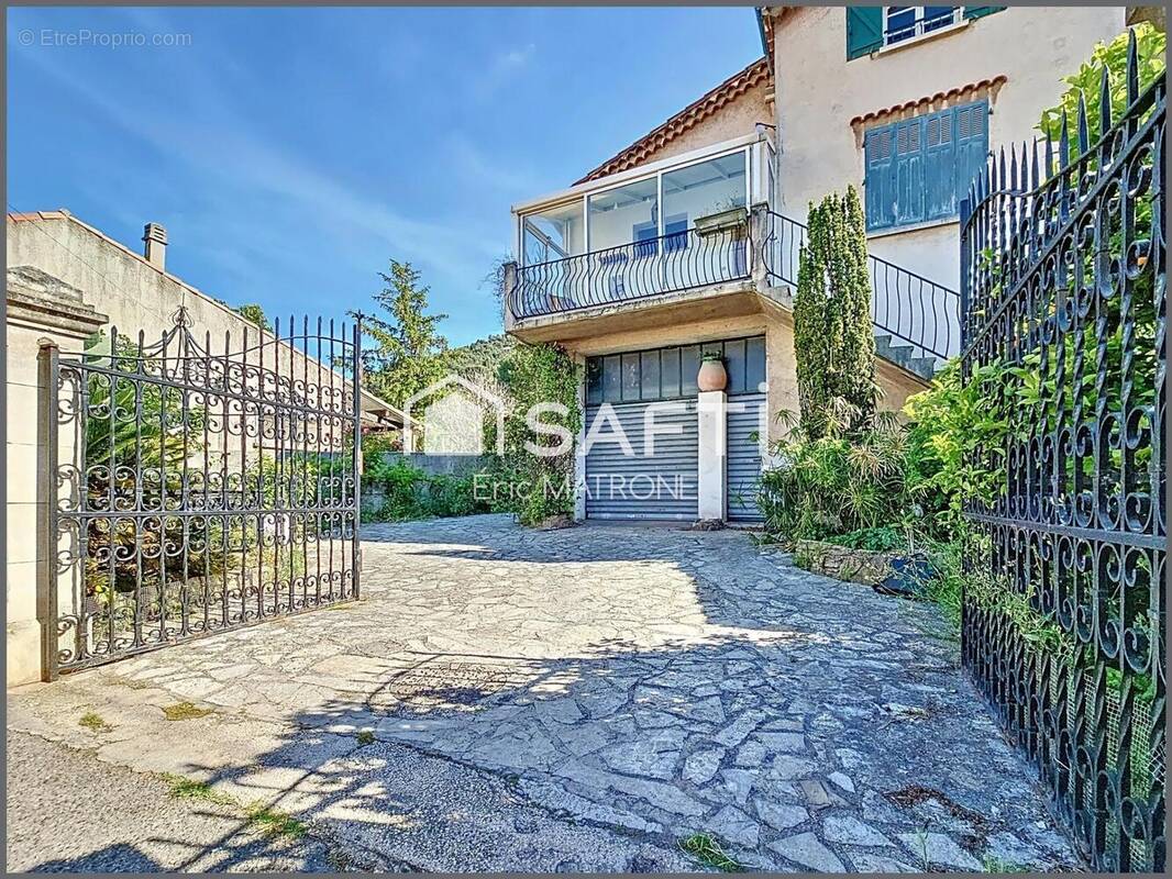 Photo 1 - Maison à MARSEILLE-11E