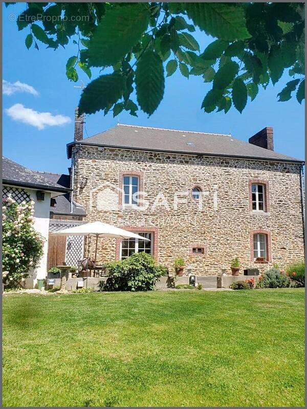 Photo 1 - Maison à ETRELLES