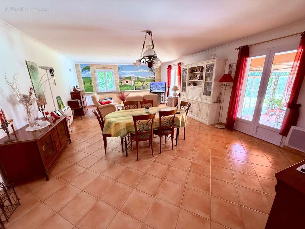 Photo 3 - Maison à LE MUY