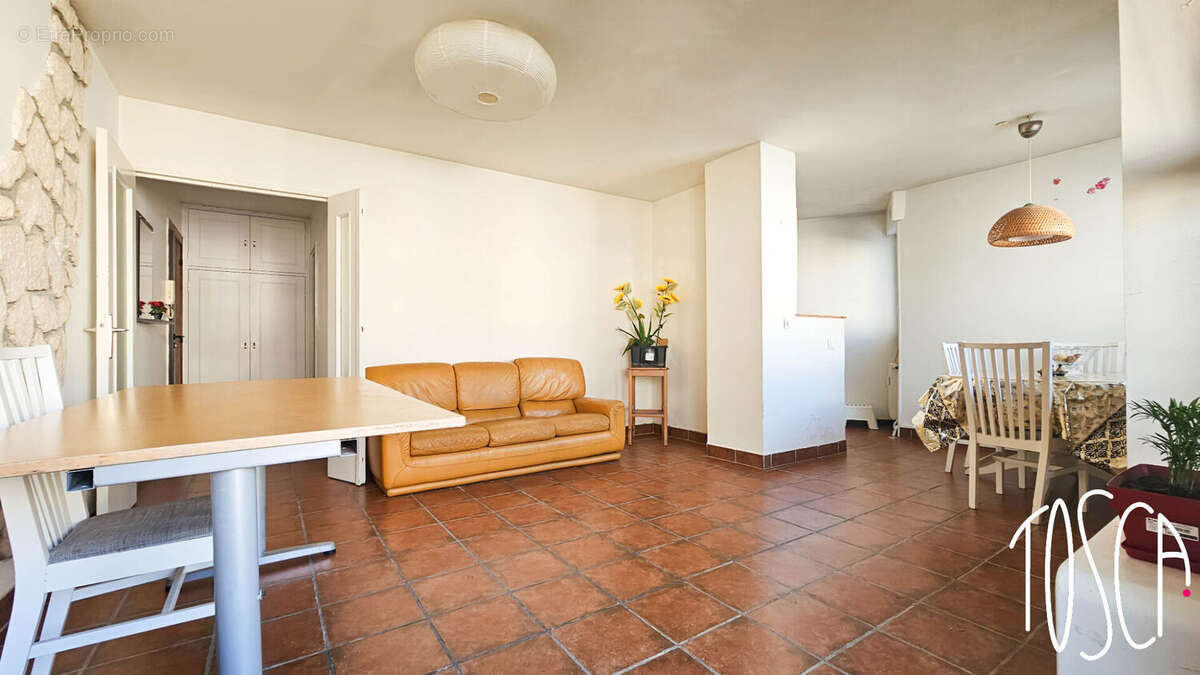 Appartement à FRESNES