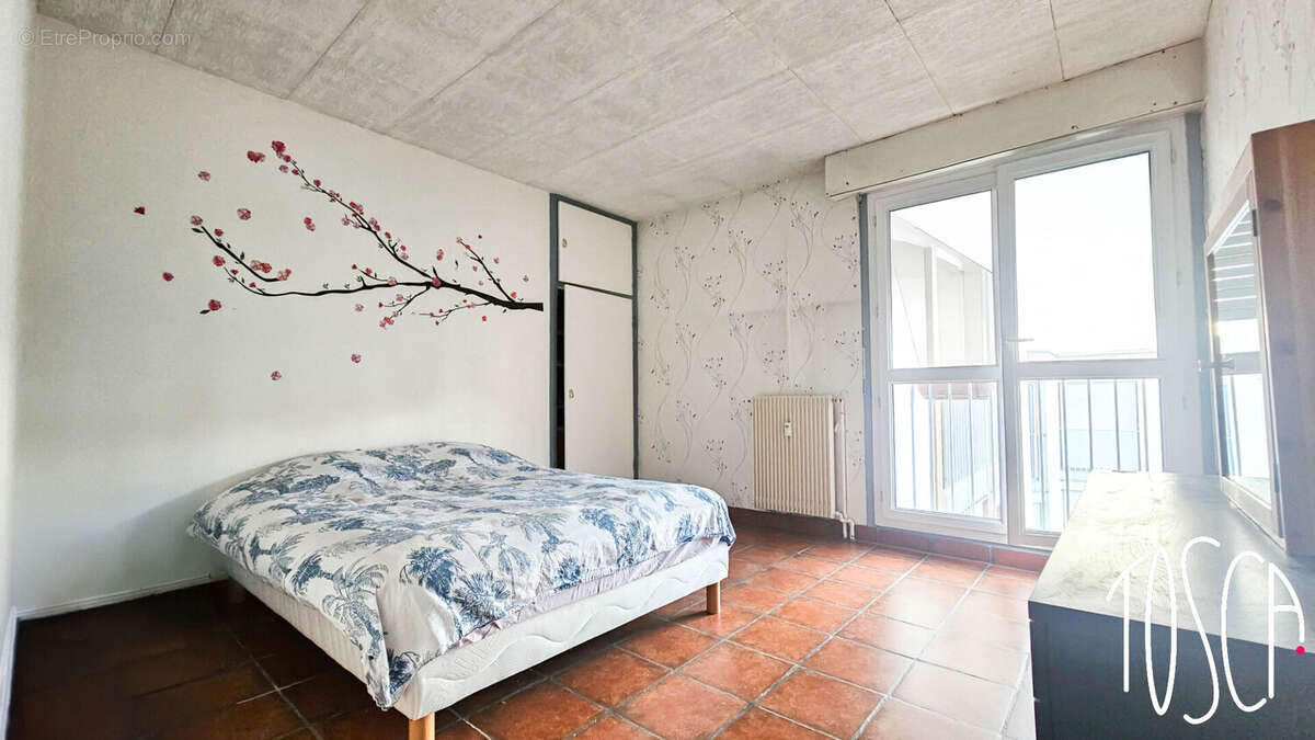 Appartement à FRESNES