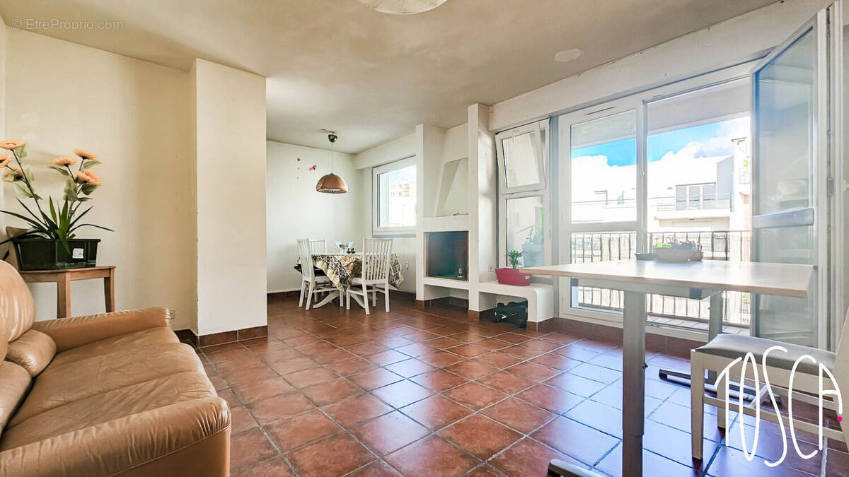 Appartement à FRESNES