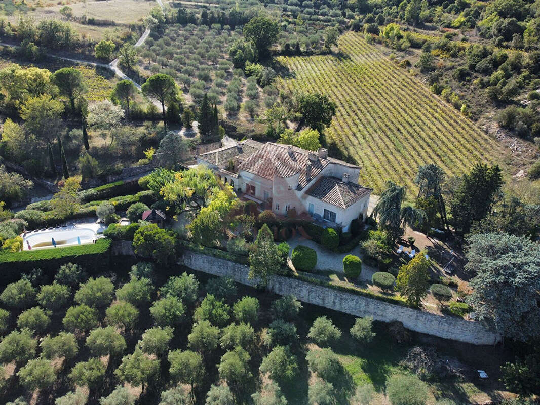 Maison à SAINT-SAUVEUR-DE-CRUZIERES
