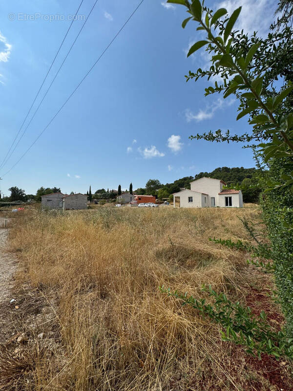 Terrain à VILLELAURE