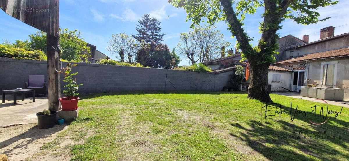 Maison à SAINT-SYMPHORIEN