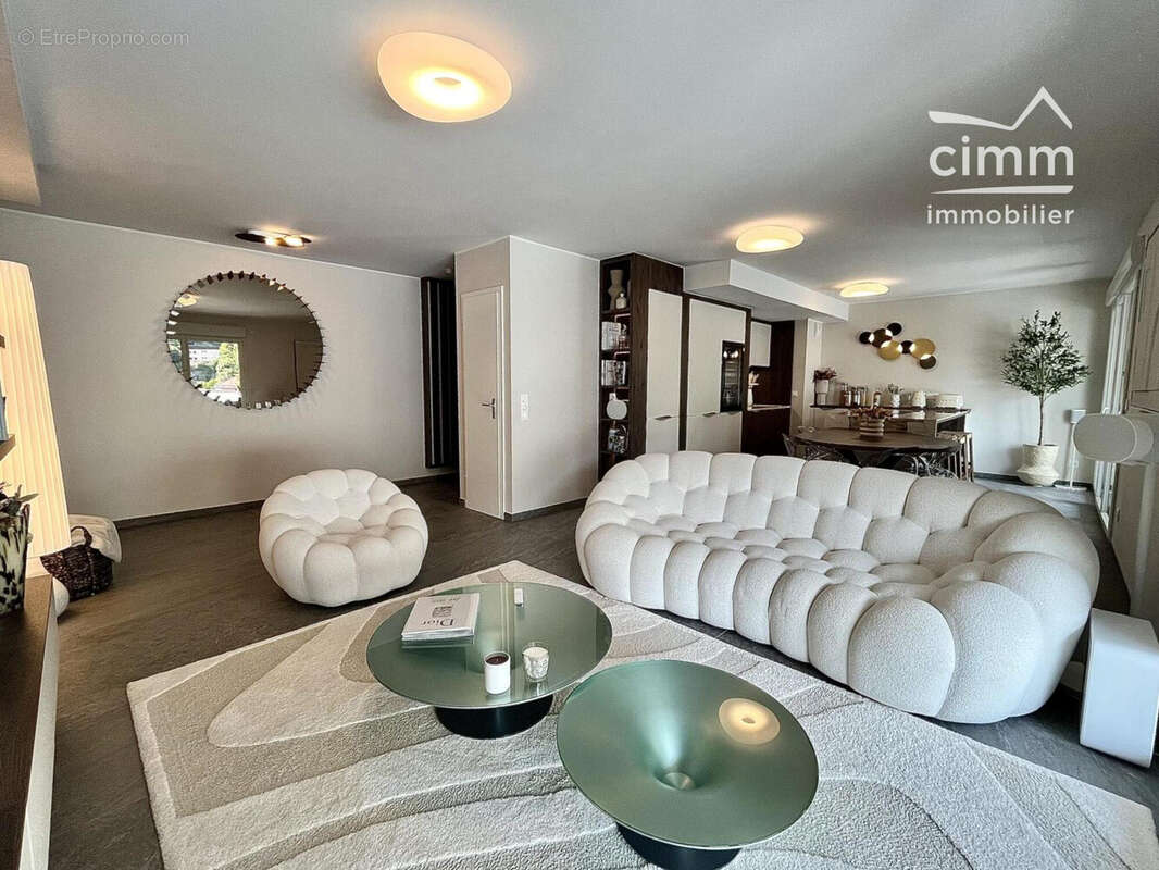 Appartement à CHALLES-LES-EAUX