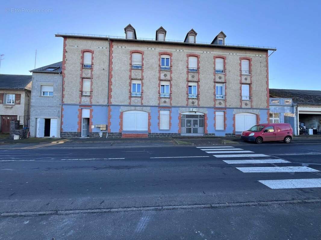 Immeuble - Appartement à MAURIAC