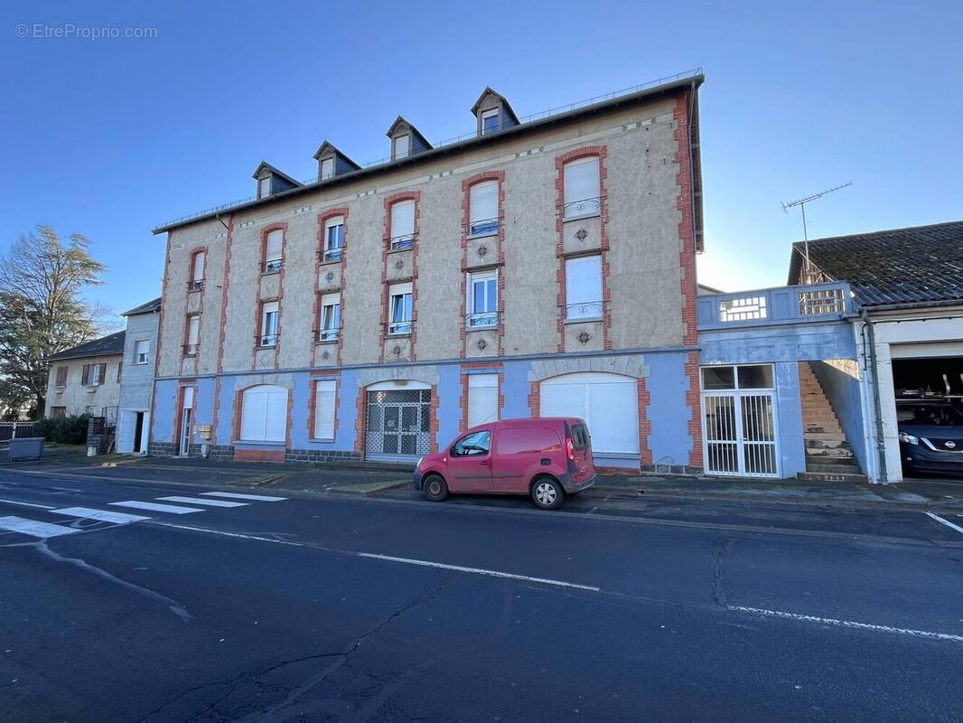 Immeuble - Appartement à MAURIAC