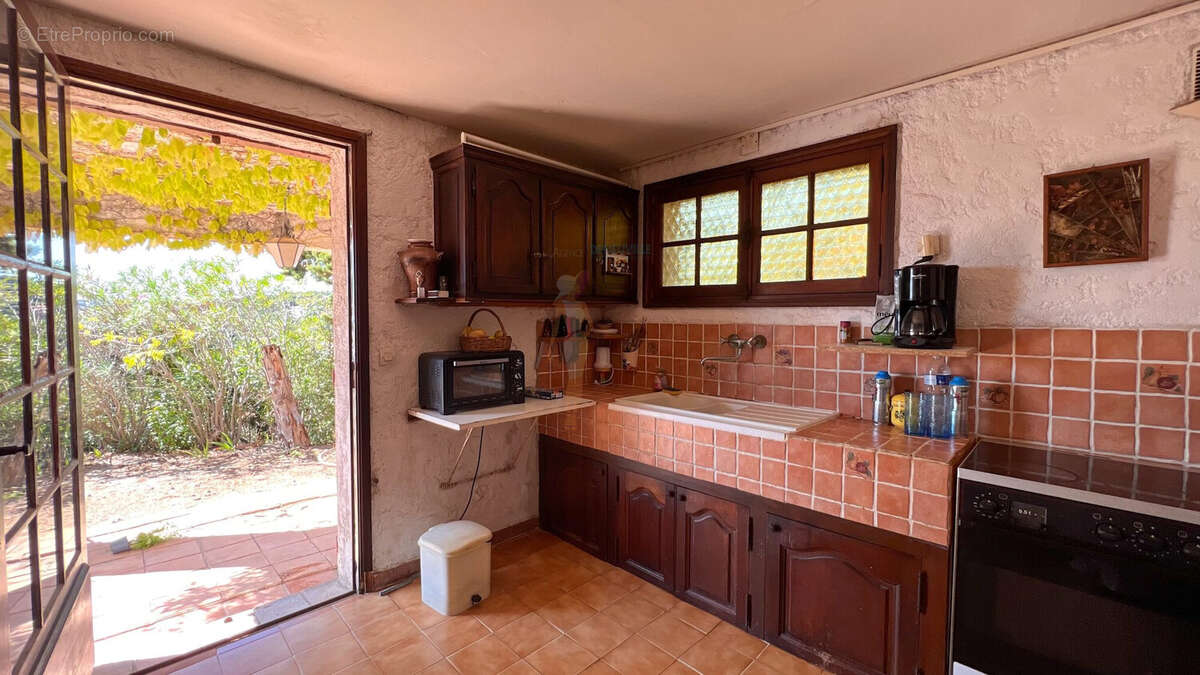 Maison à LES ISSAMBRES