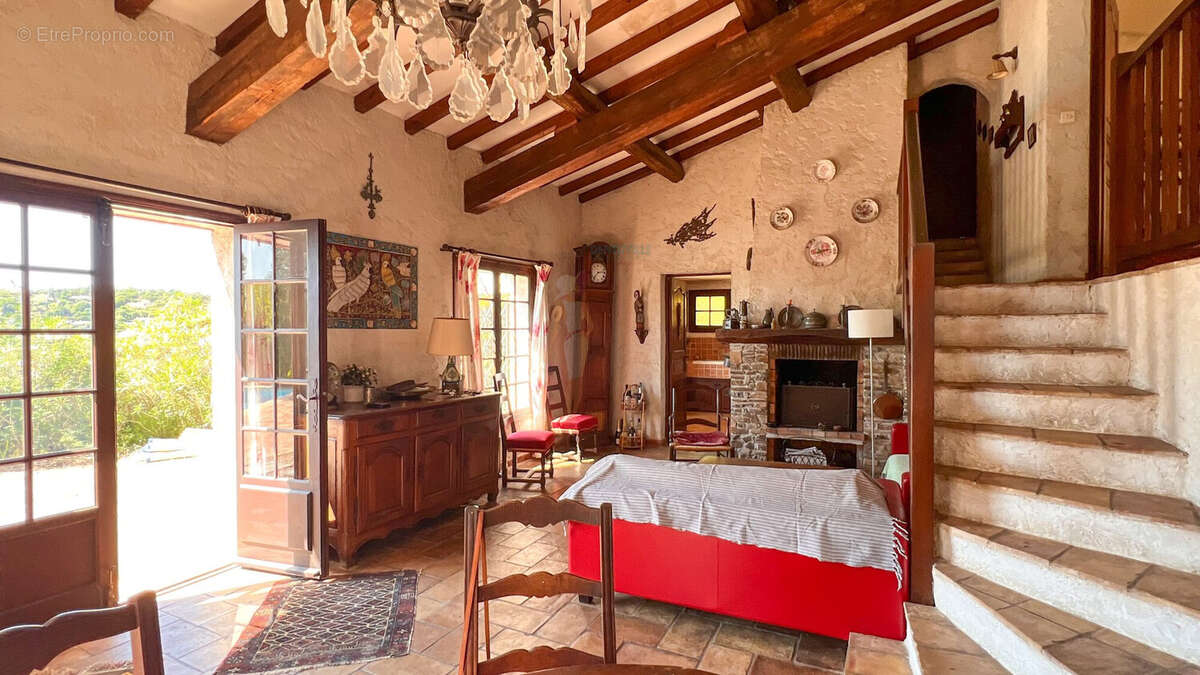 Maison à LES ISSAMBRES