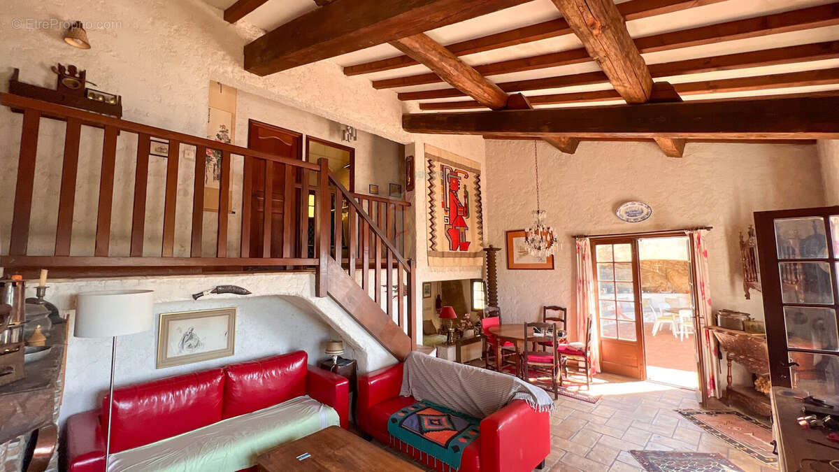 Maison à LES ISSAMBRES