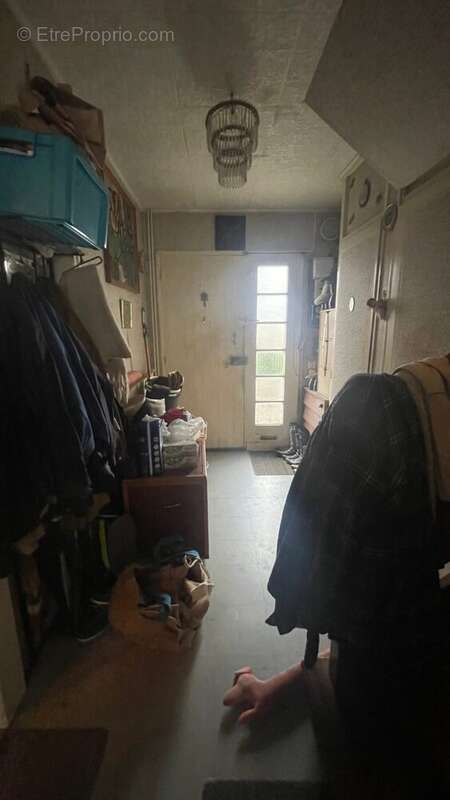 Maison à ESMERY-HALLON