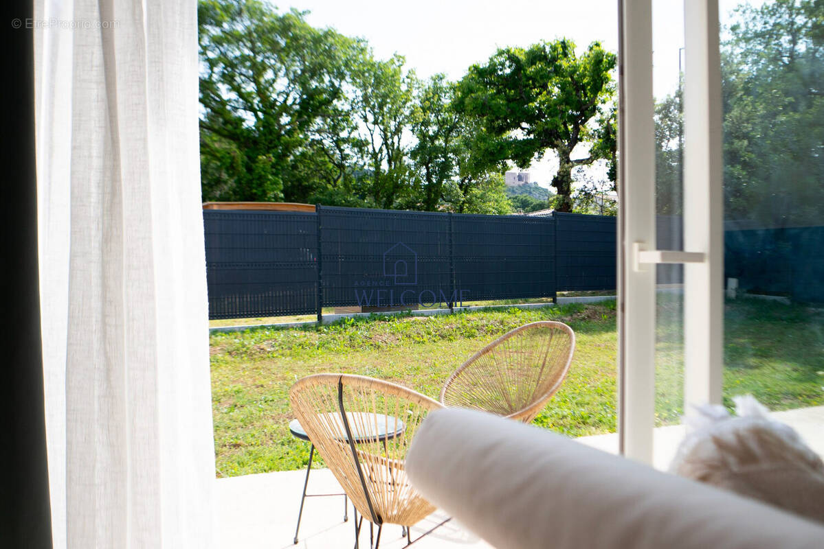 Maison à SAINT-VICTOR-LA-COSTE