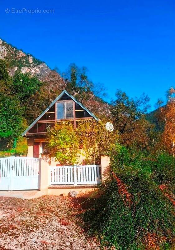 Maison à SAINT-BEAT