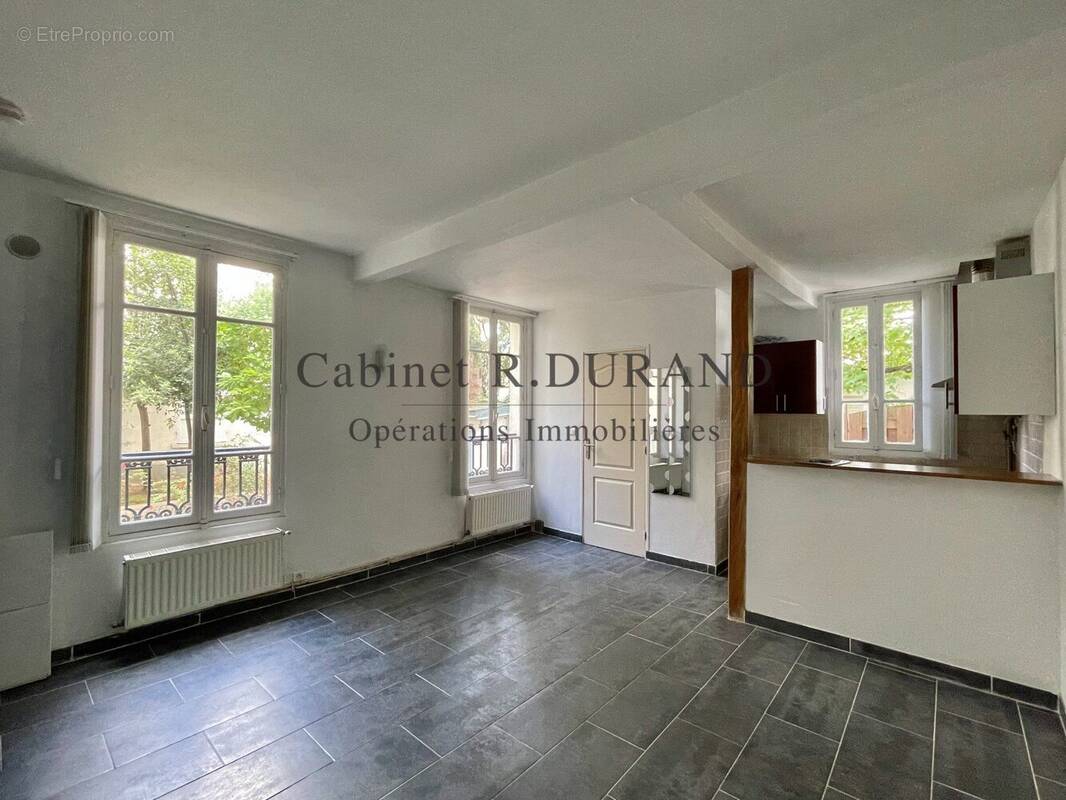 Appartement à LA GARENNE-COLOMBES