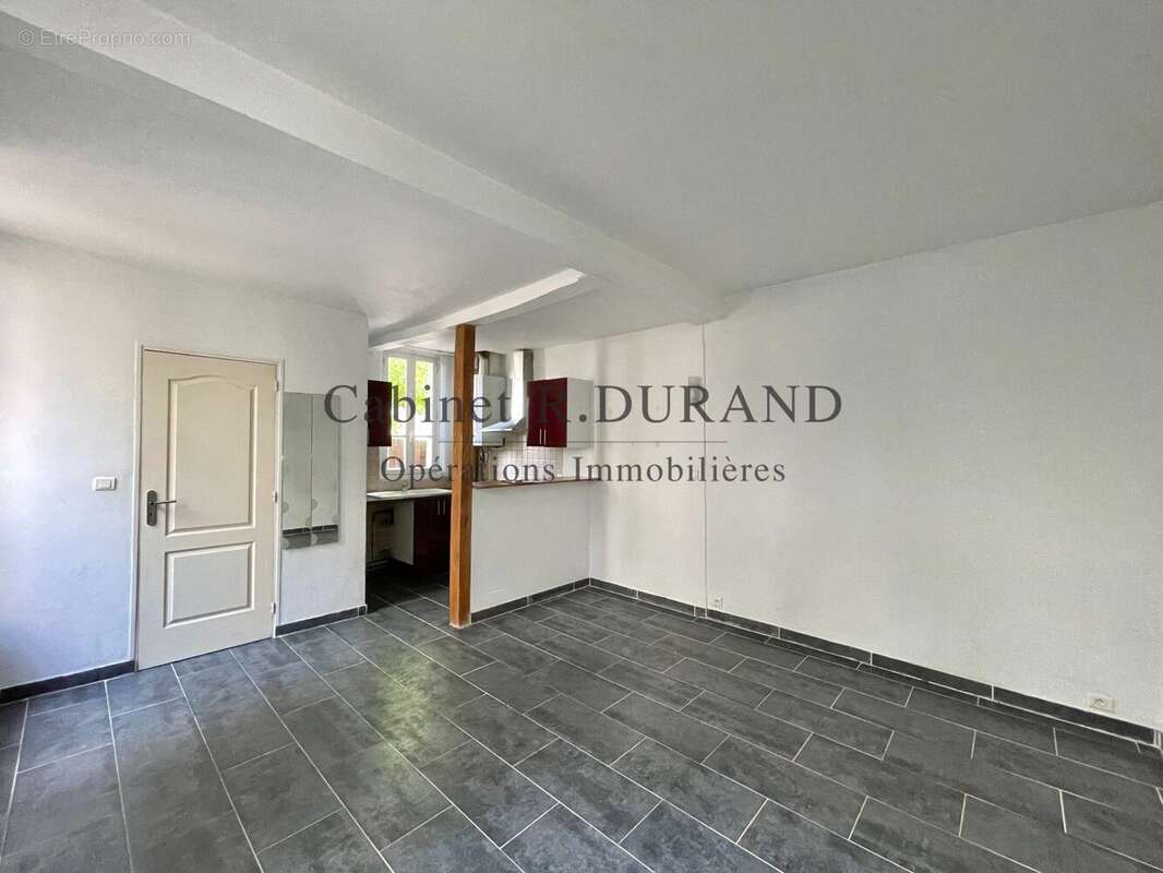 Appartement à LA GARENNE-COLOMBES