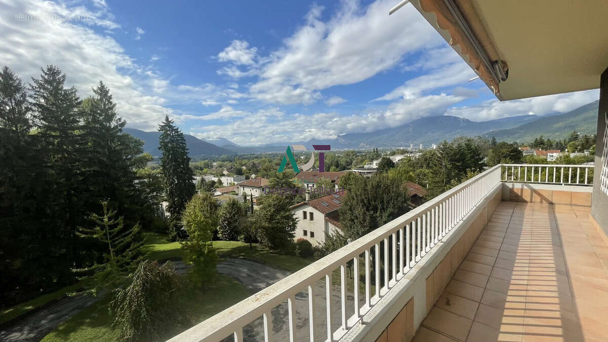 Appartement à MEYLAN