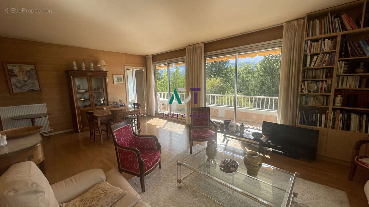 Appartement à MEYLAN