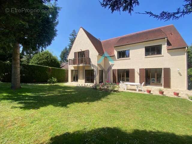 Maison à SAINT-GERMAIN-EN-LAYE