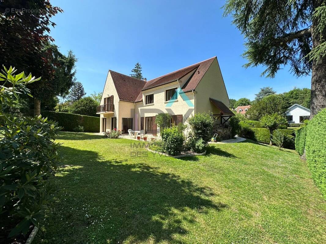 Maison à SAINT-GERMAIN-EN-LAYE