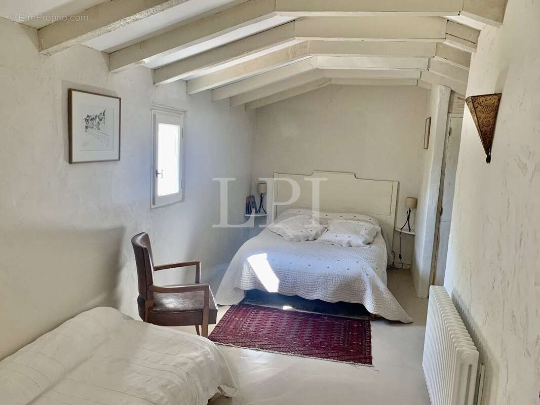 Maison à SAINT-SATURNIN-LES-APT