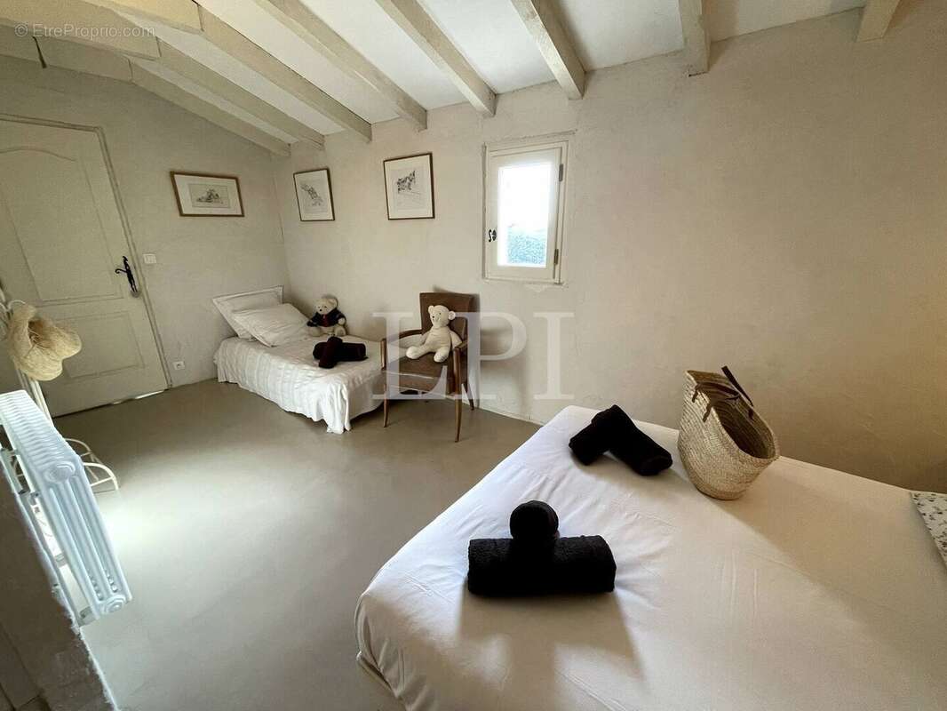 Maison à SAINT-SATURNIN-LES-APT