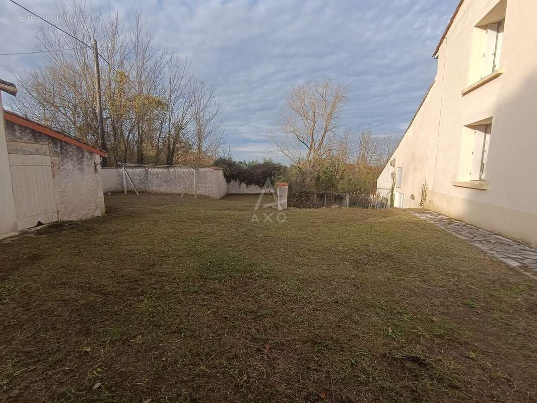 Maison à SAINT-YRIEIX-SUR-CHARENTE