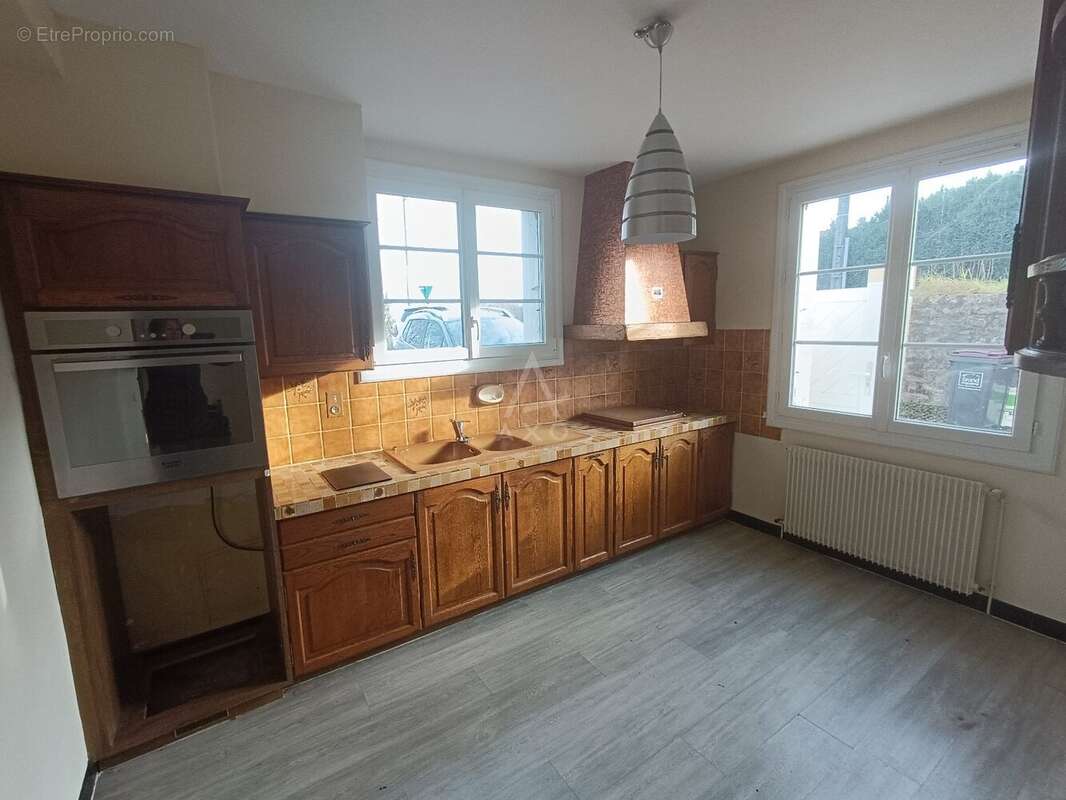 Maison à SAINT-YRIEIX-SUR-CHARENTE