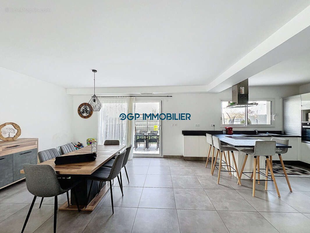 Maison à SAINT-SULPICE