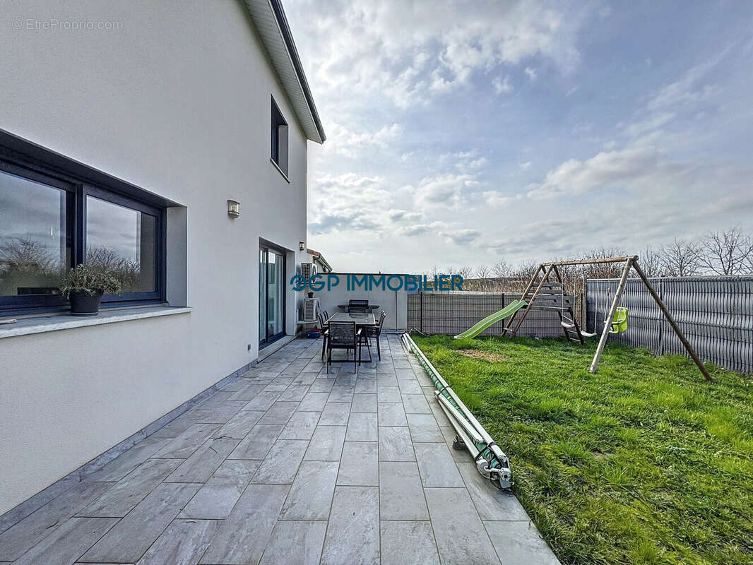 Maison à SAINT-SULPICE