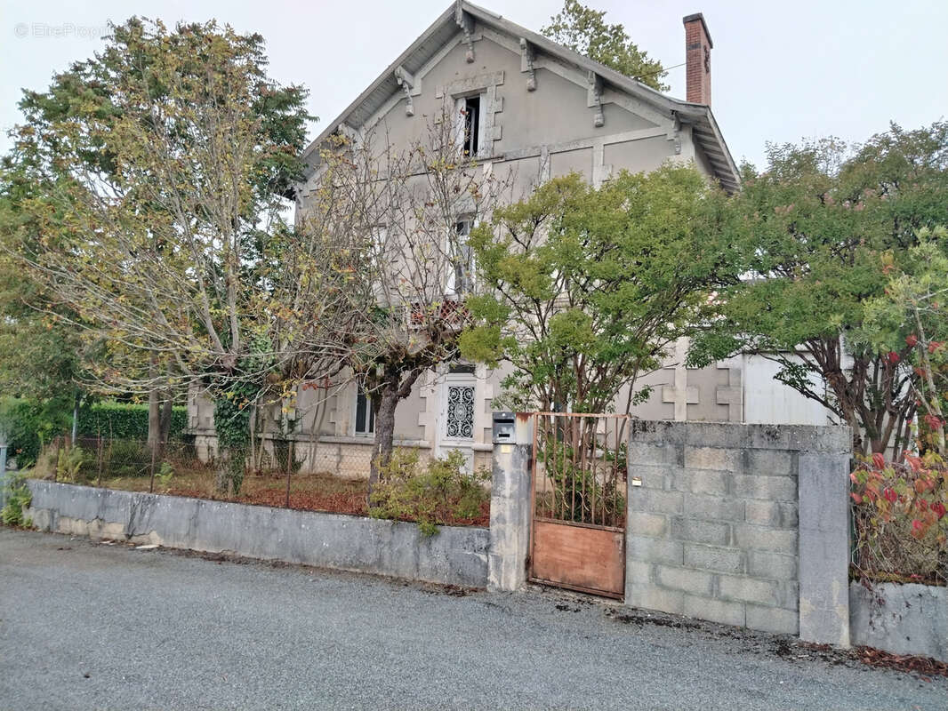Maison à LE PIZOU
