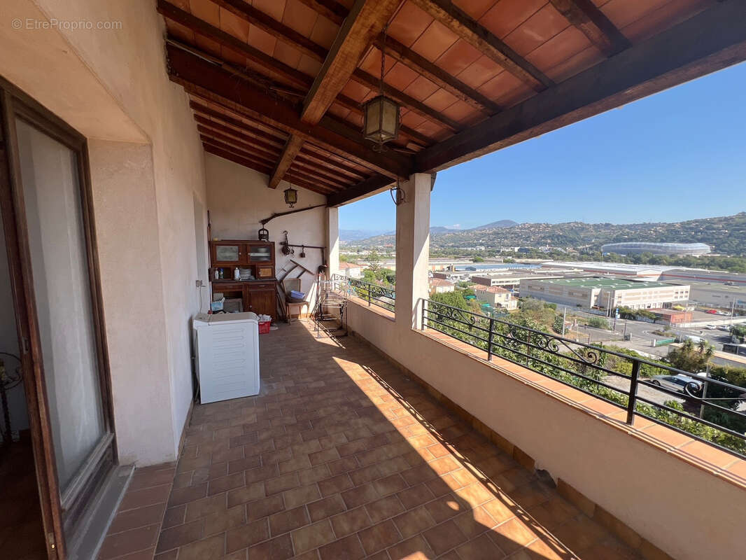 Maison à SAINT-LAURENT-DU-VAR